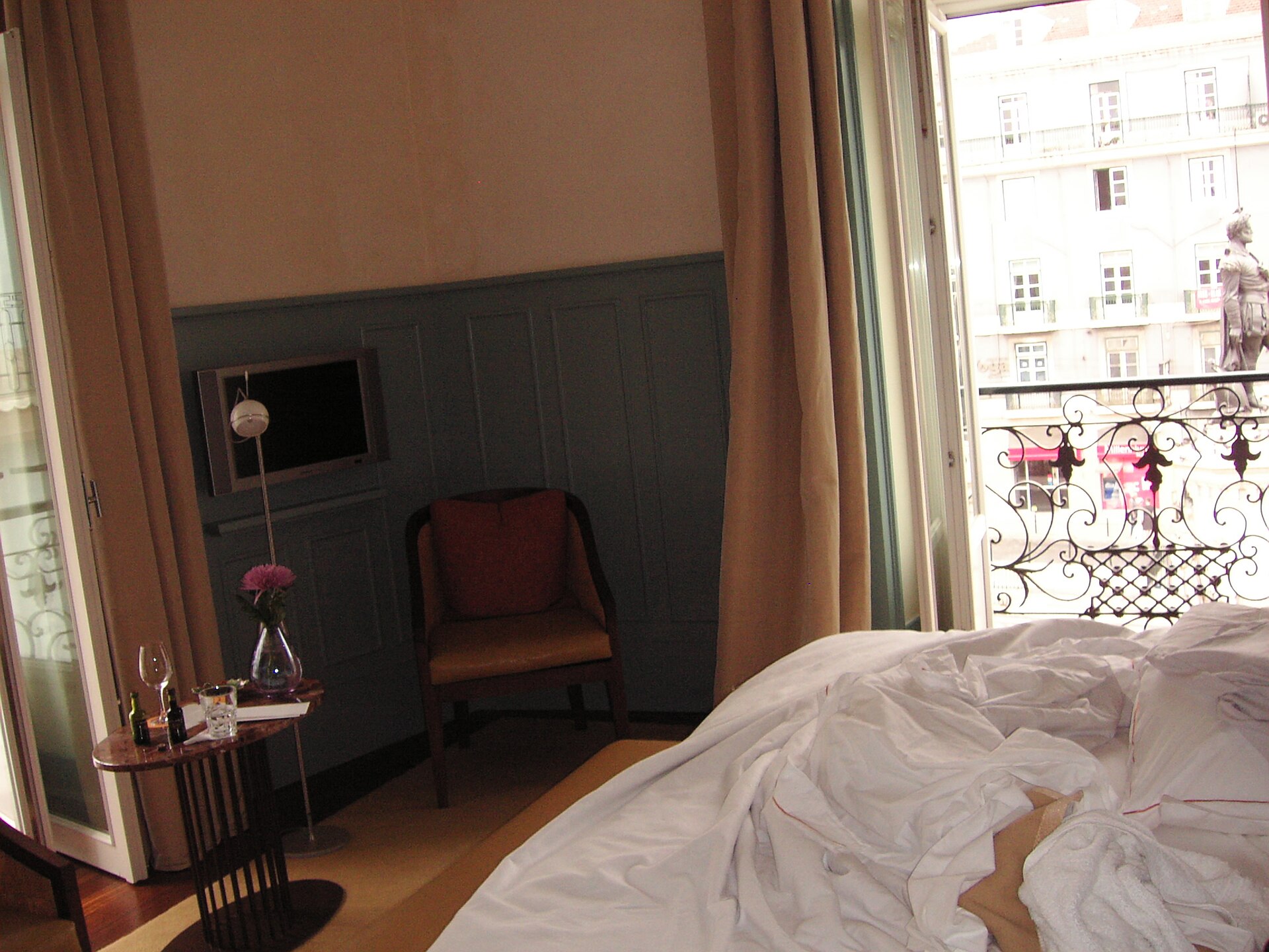 Bairro Alto Hotel exterior