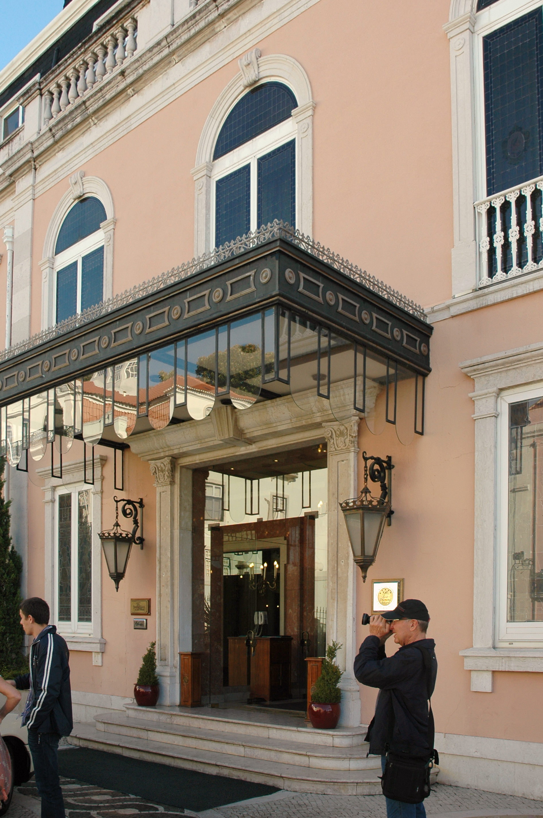 Olissippo Lapa Palace Hotel entrance