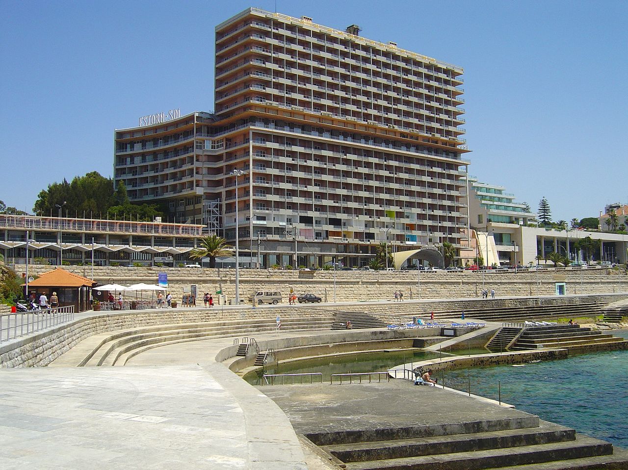 Coast resort context